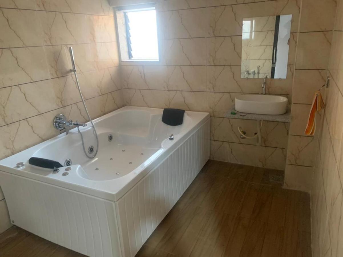 Kesar Hotel Viramgam 외부 사진