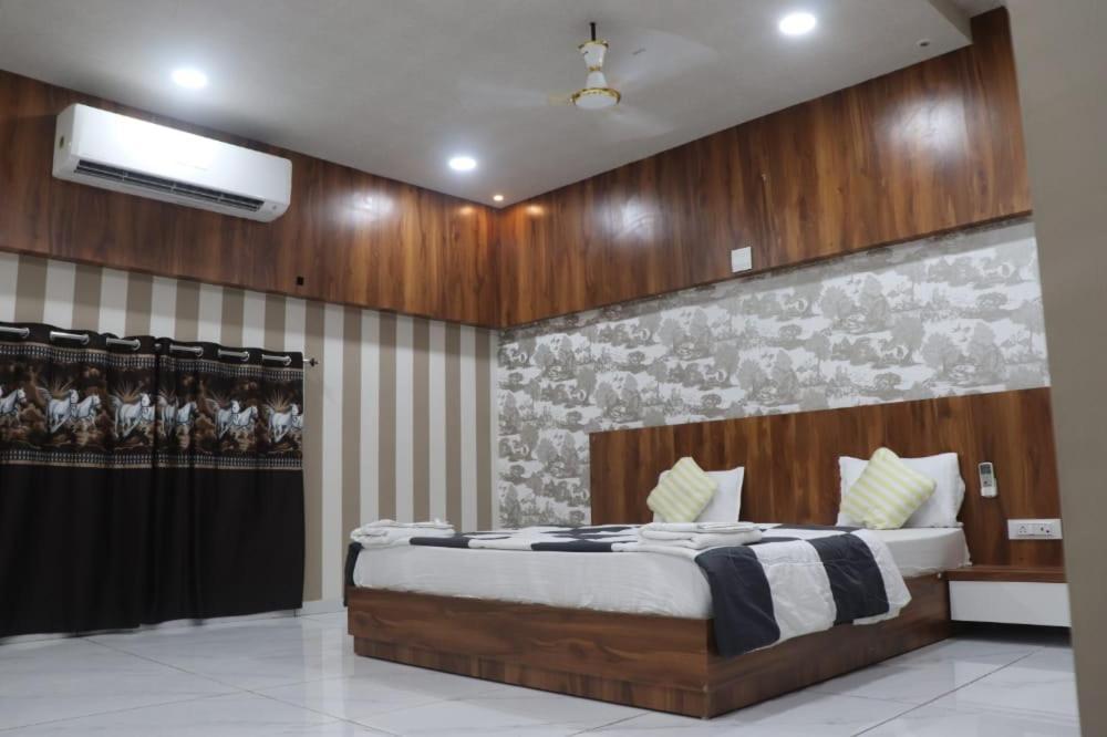 Kesar Hotel Viramgam 외부 사진